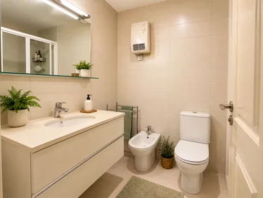Stanza privata in Calle de Fuenterrabía, Centro, immagine 6 di 7
