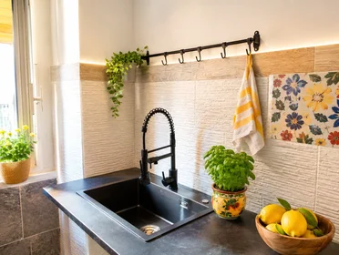 Quarto privado em Via Aldo Manuzio, San Fruttuoso, imagem 1 de 8
