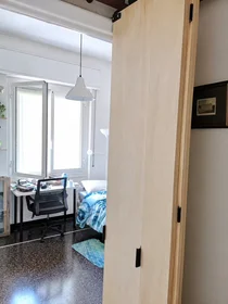 Quarto privado em Via Aldo Manuzio, San Fruttuoso, imagem 3 de 8