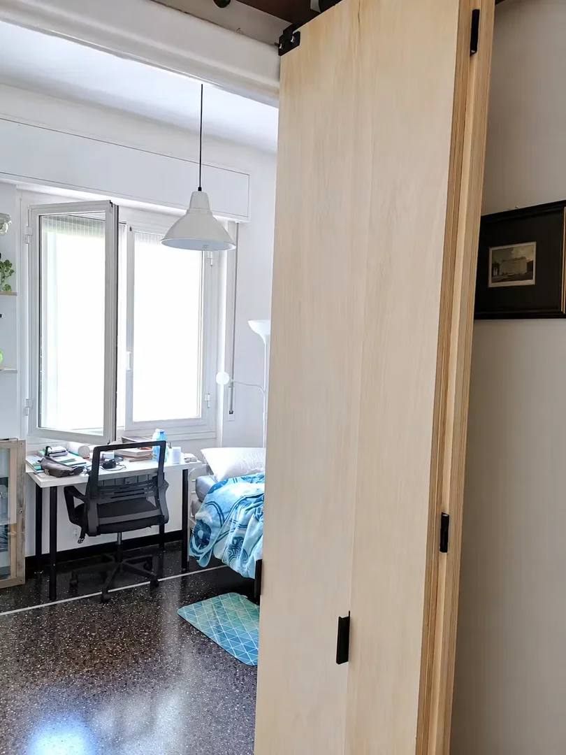 Chambre à louer dans un appartement d'étudiant à , entièrement meublée
