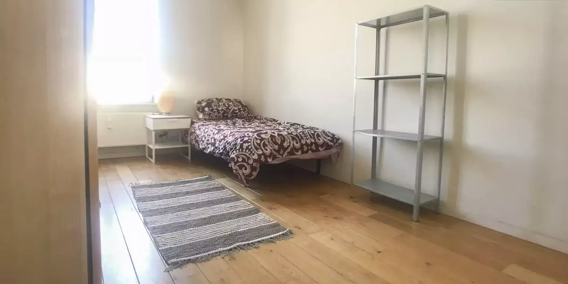 Zimmer in Studentenwohnung in  zu vermieten, voll möbliert