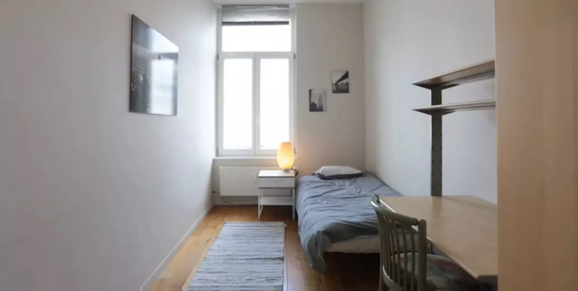 Funktionelles Studentenzimmer perfekt zum Studieren in 