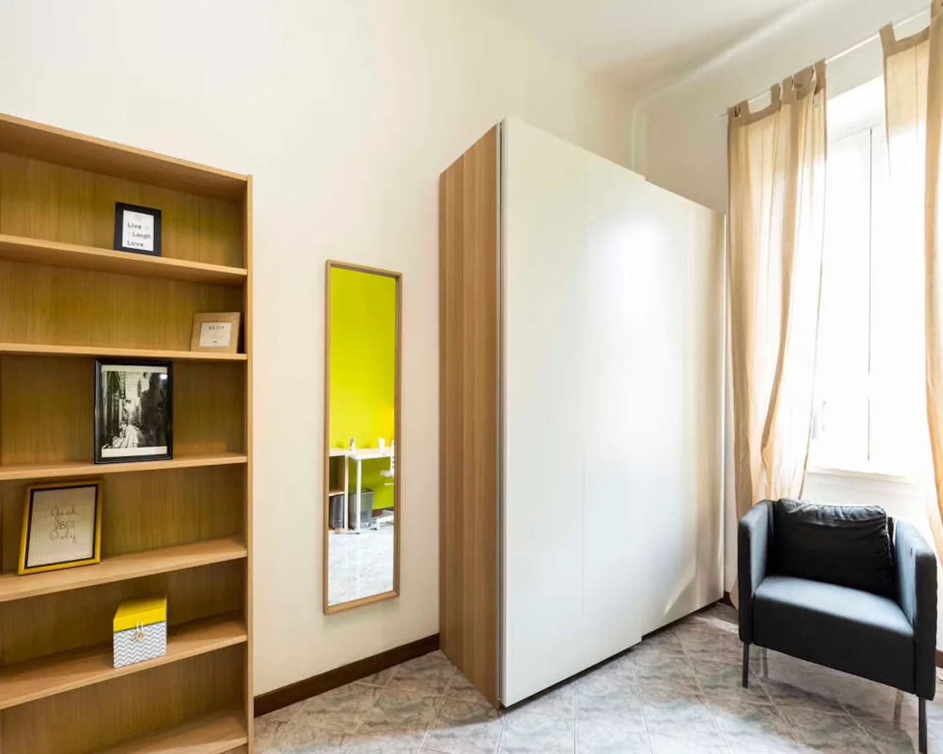 Chambre d'étudiant confortable et spacieuse dans 