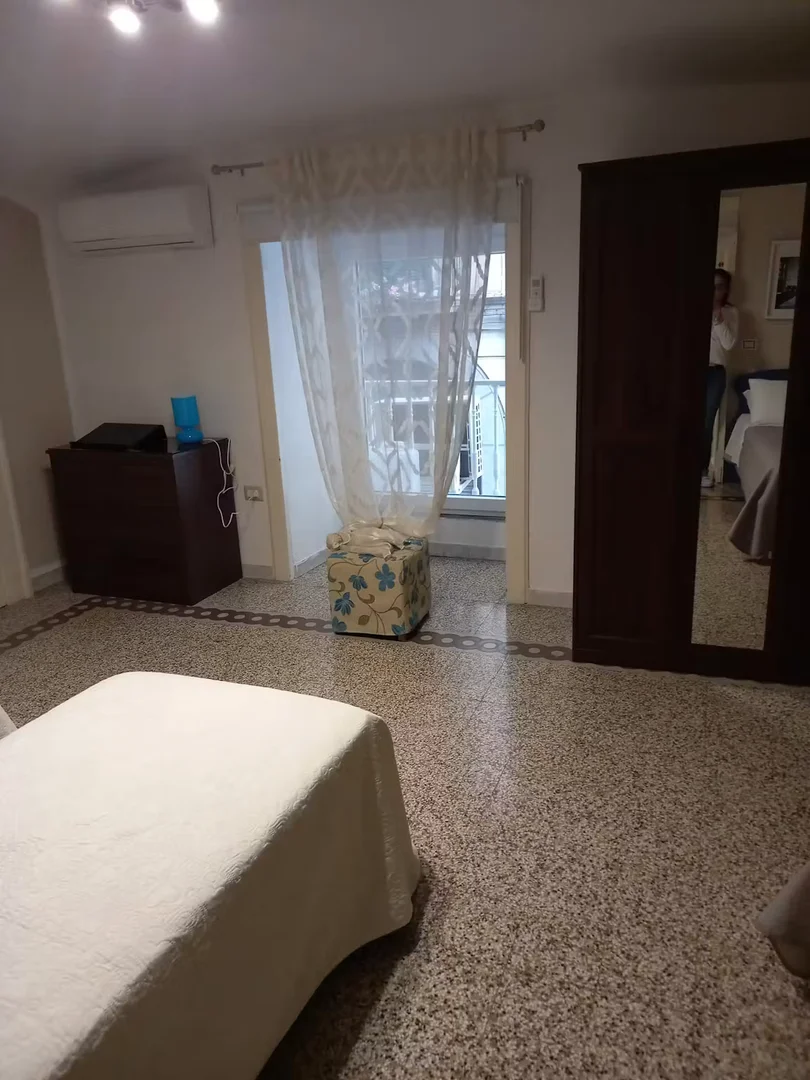  bölgesinde konforlu ve ferah öğrenci odası