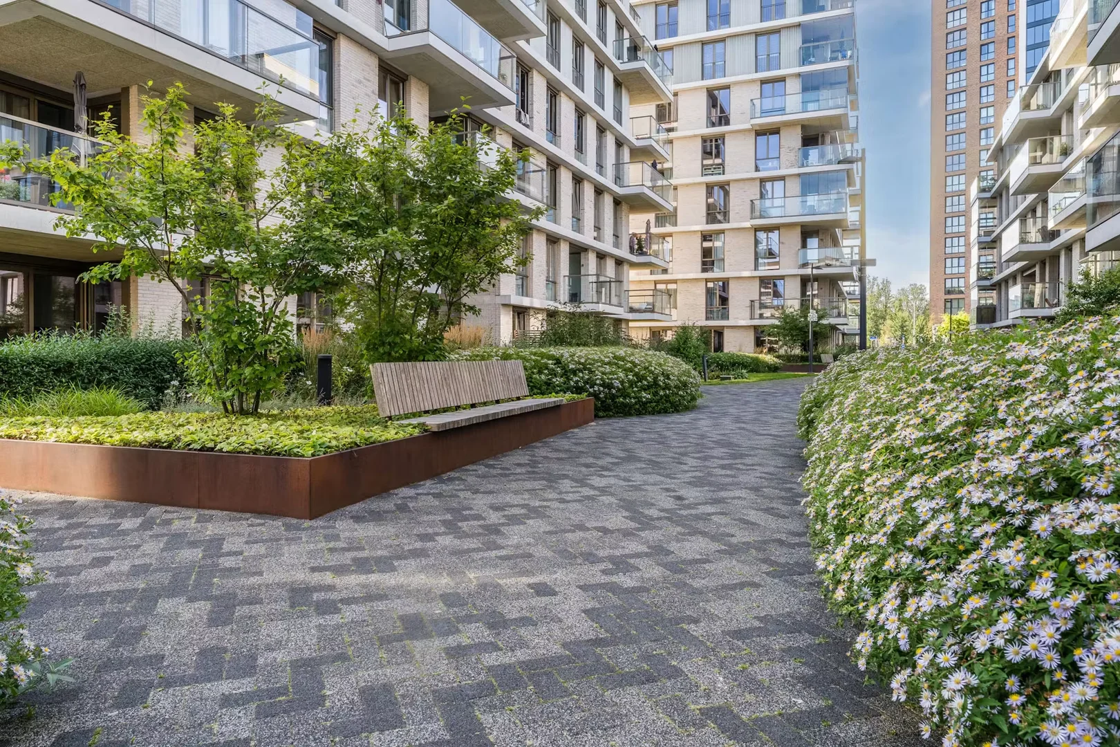 Klaasje Zevensterstraat, Bankras
