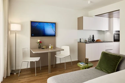 Private room at Rue du Jura, image 2 of 4