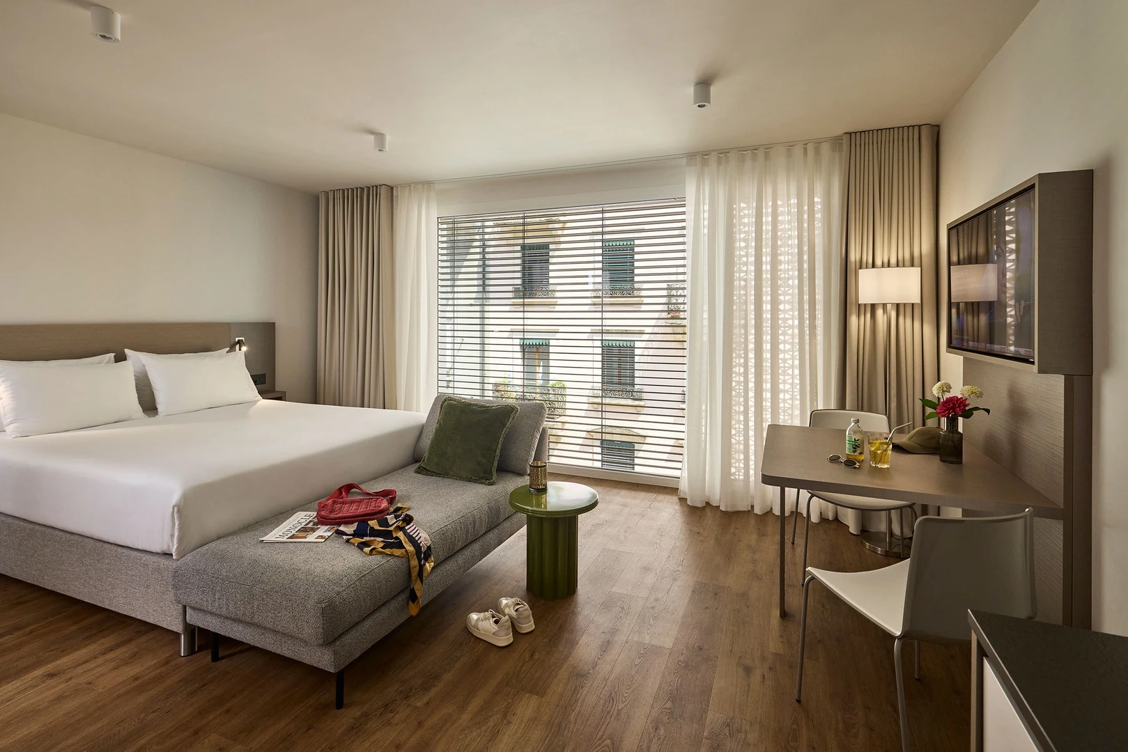 Economical student room with convenient location in 