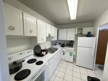 Chambre privée à 140 Carlton Street Toronto N/A, image 1 de 6