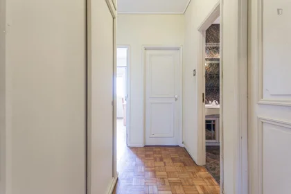 Quarto privado em Rua de Costa Cabral, imagem 21 de 30
