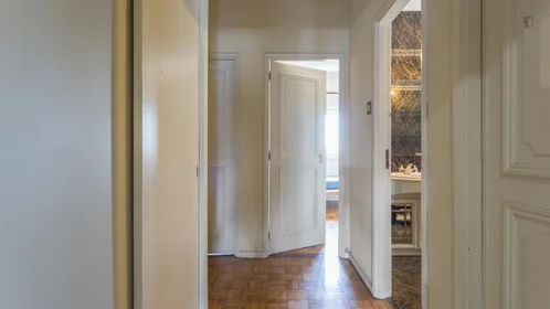 Quarto privado em Rua de Costa Cabral, imagem 23 de 30