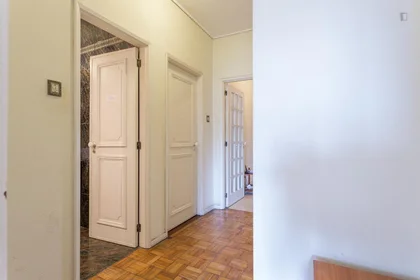 Quarto privado em Rua de Costa Cabral, imagem 24 de 30