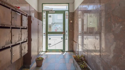 Quarto privado em Rua de Costa Cabral, imagem 27 de 30