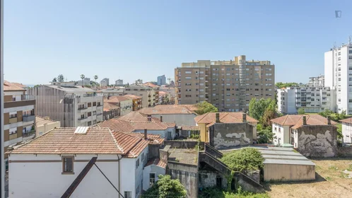 Quarto privado em Rua de Costa Cabral, imagem 6 de 30