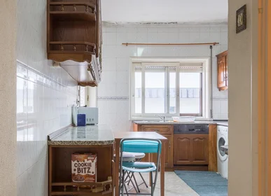 Quarto privado em Rua de Costa Cabral, imagem 8 de 30