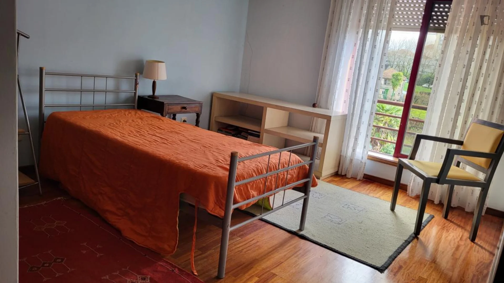 Chambre à louer dans un appartement d'étudiant à , entièrement meublée