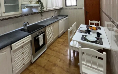 Habitación privada en calle gago coutinho 22, imagen 1 de 30
