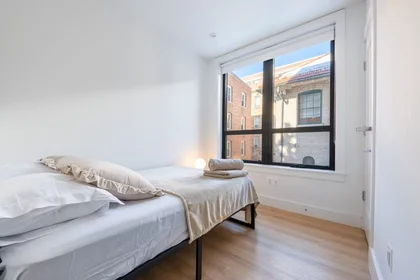 {area} de tamamen mobilyalı daire
