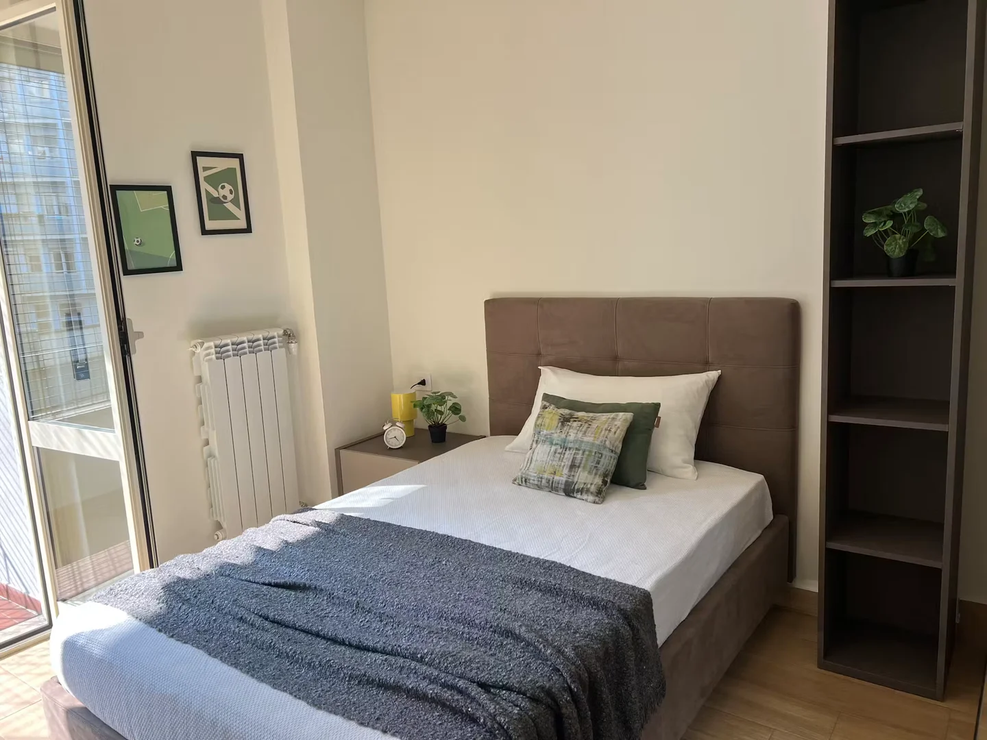 Quarto de estudante económico perto do campus em