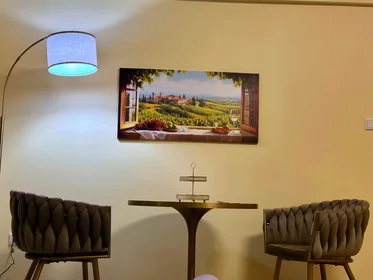 Apartamento inteiro em Uhlandstraße, Stadtbezirk 2, imagem 1 de 10