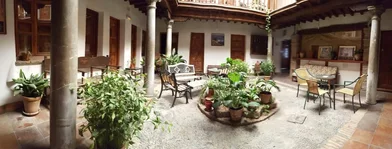 Private room at Calle Santa Isabel la Real, Albaicín, image 1 of 7
