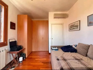 Entire apartment at Calle dei Frati, Giudecca, image 10 of 10