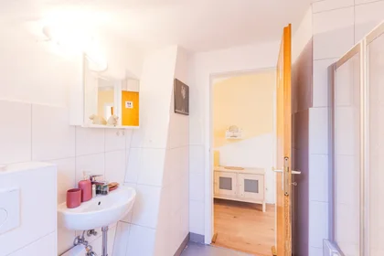 Appartamento intero in Sternbuschweg, Duisburg Mitte, immagine 7 di 10