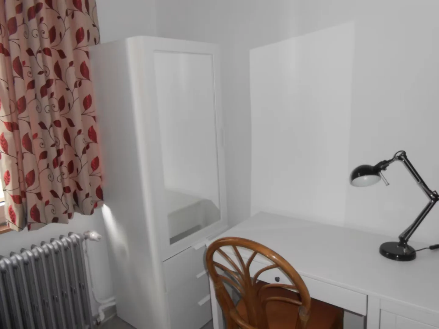 Chambre d'étudiant à avec espace d'étude et installations communes