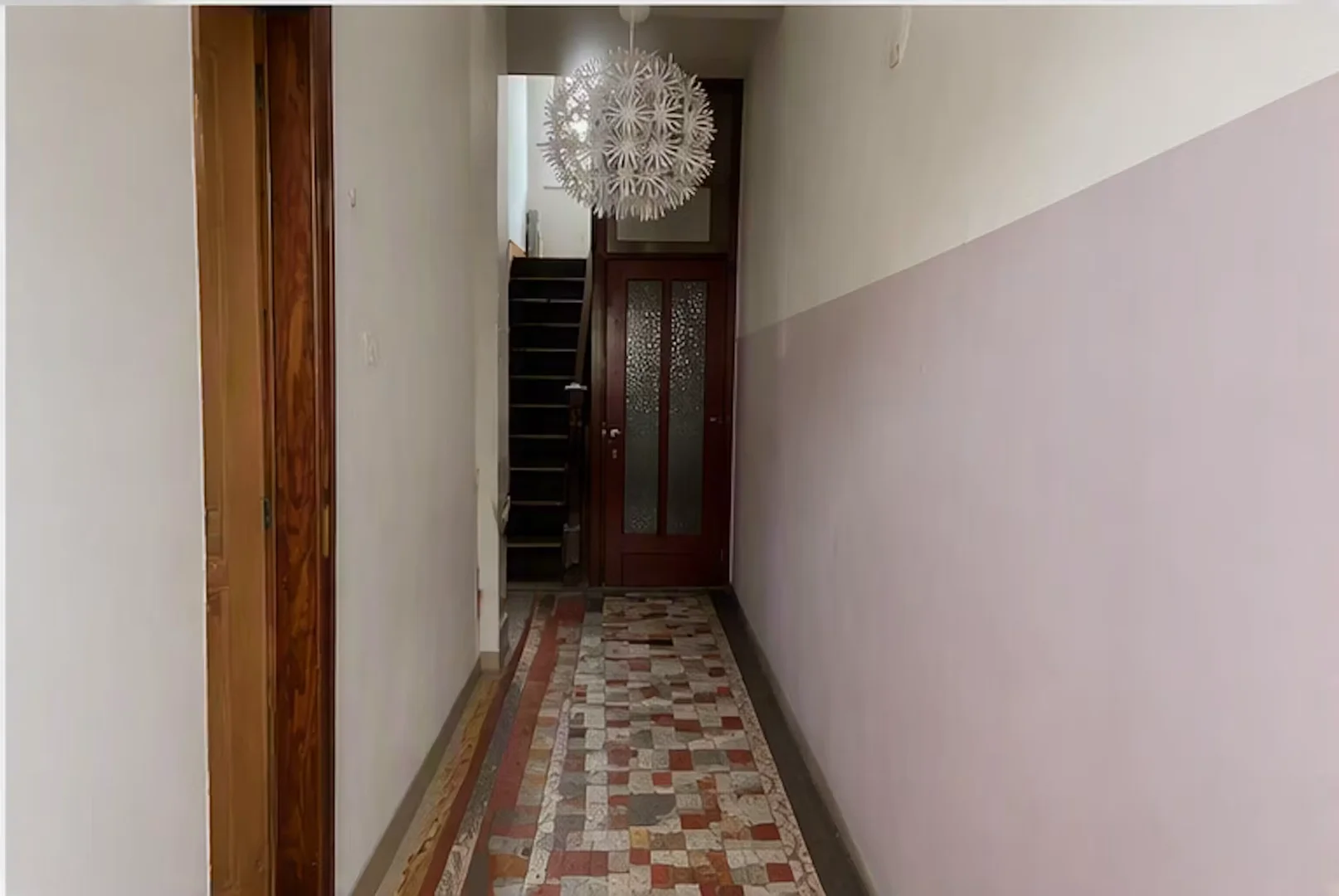 Quarto de estudante económico com localização conveniente em 