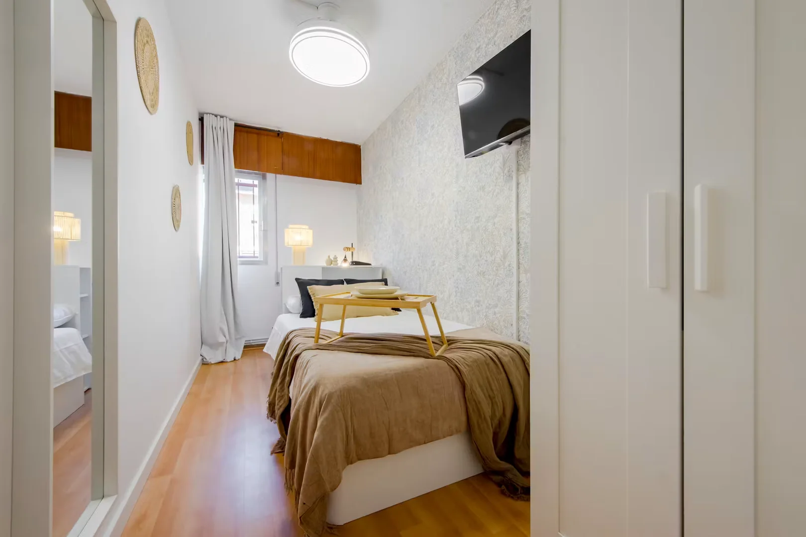 Room for rent in student apartment in , fully furnished