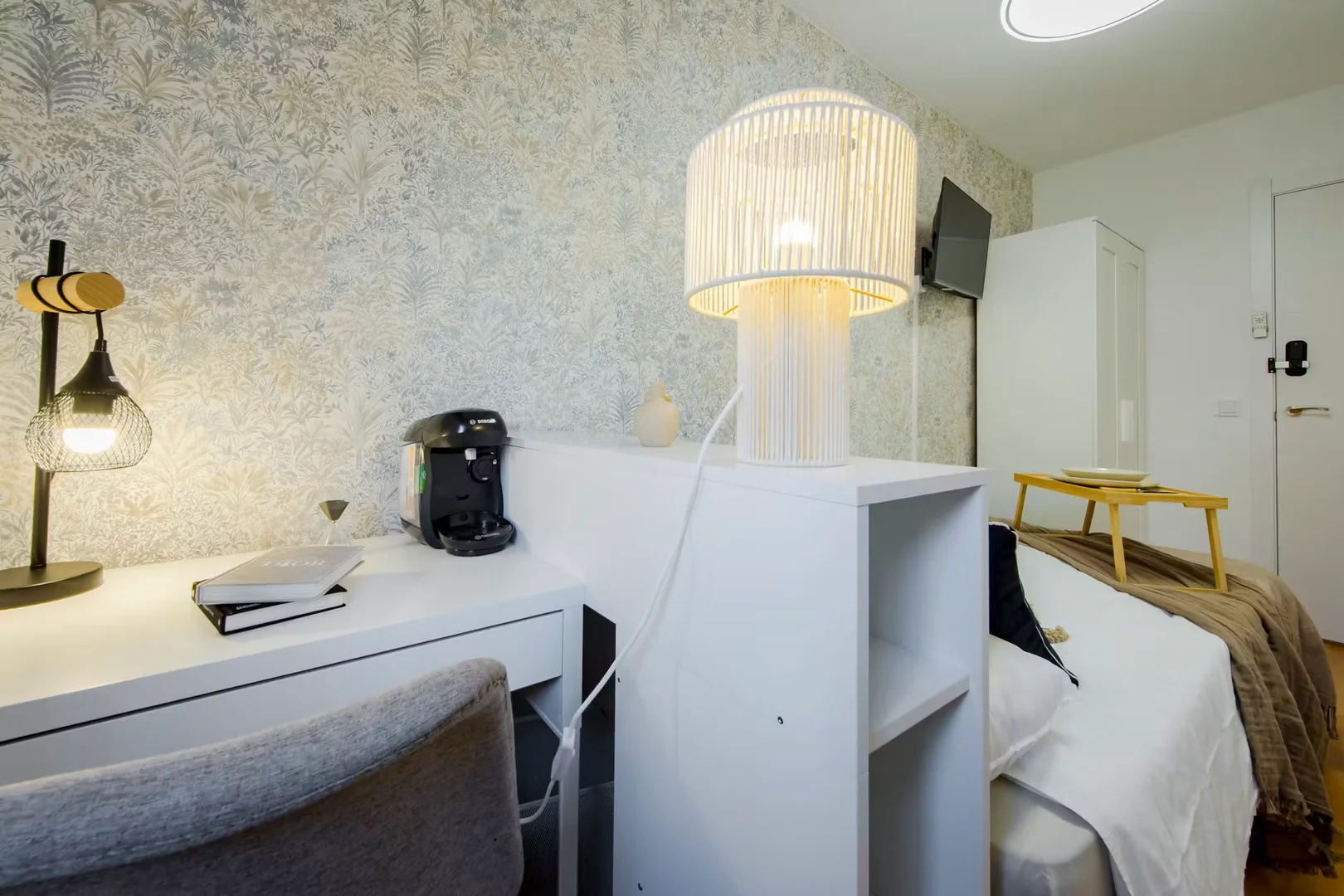Cozy room for students available in 