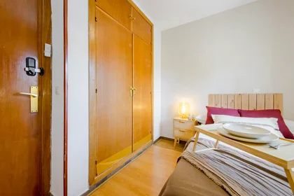 Shared room at Calle Aguamarina, , image 5 of 10