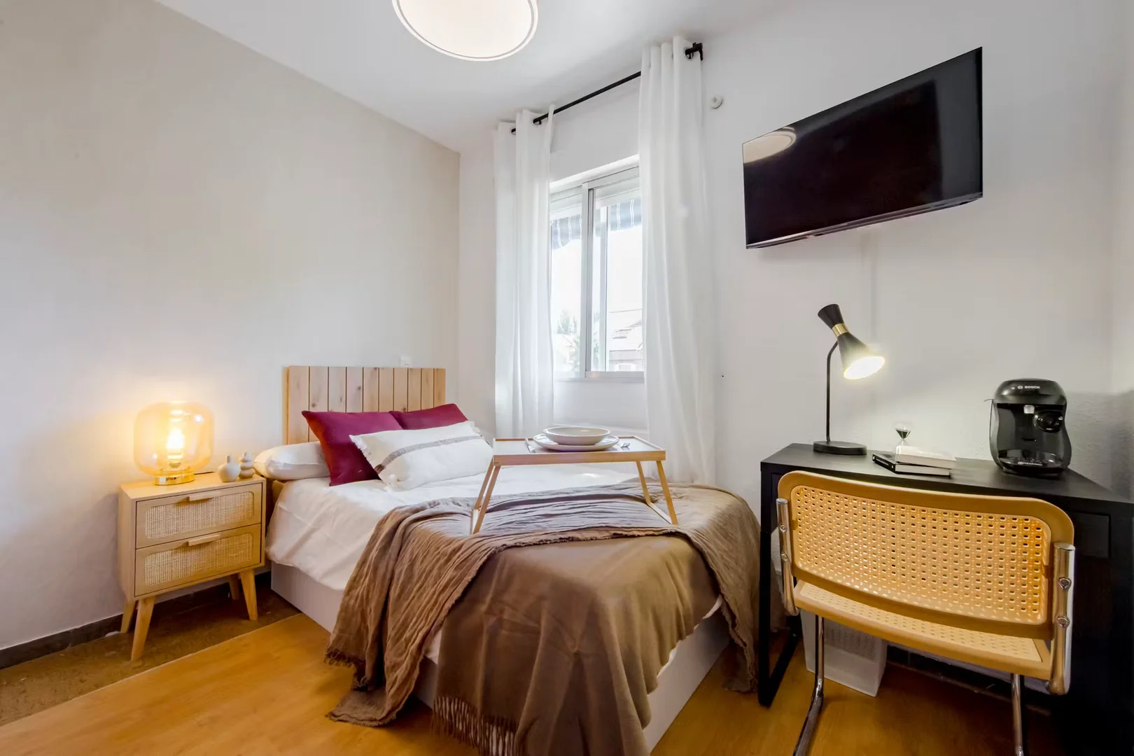 Economical student room with convenient location in 