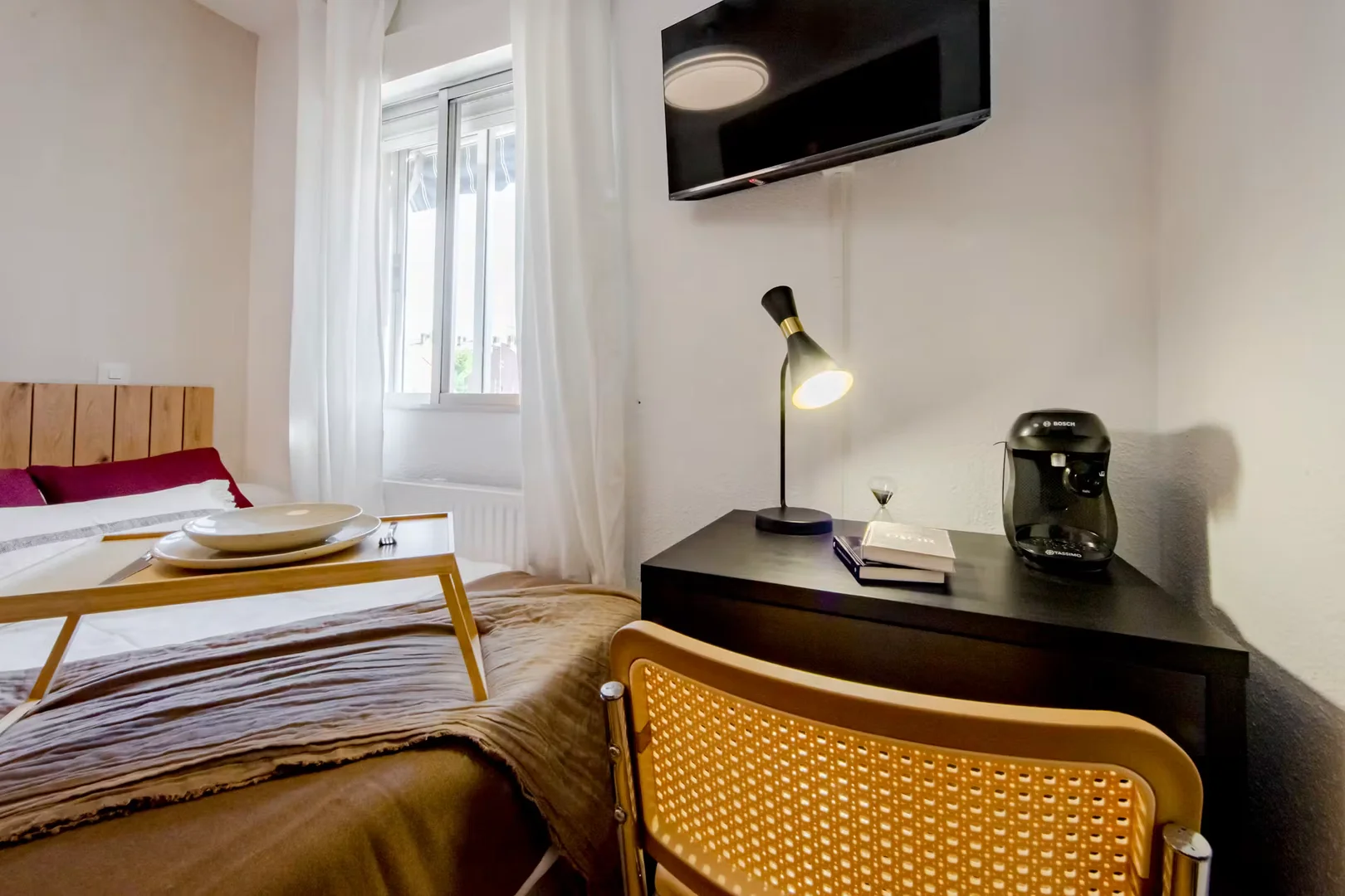 Room for rent in student apartment in , fully furnished