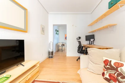 Entire apartment at Calle de Tribulete, Centro, image 6 of 10