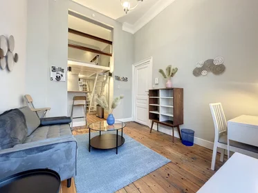 Appartamento intero in Rue du Gouvernement Provisoire, Notre-Dame aux Neiges, immagine 4 di 10