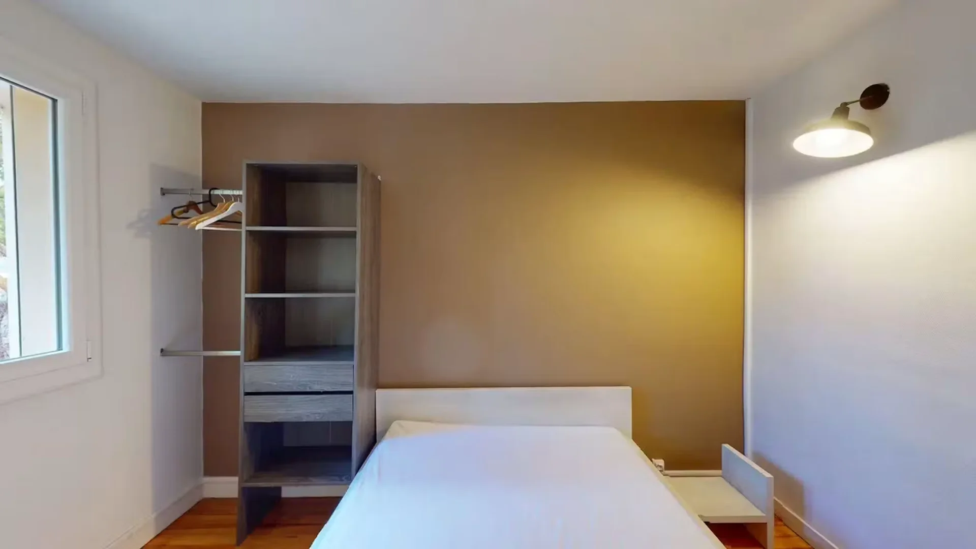 Habitación en apartamento estudiantil en alquiler en , completamente amueblado