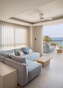 Entire apartment at Avenida Ferrandis Salvador, , image 1 of 10