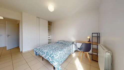 Appartamento intero in Rue des Lads, Université Les Lads, immagine 9 di 10