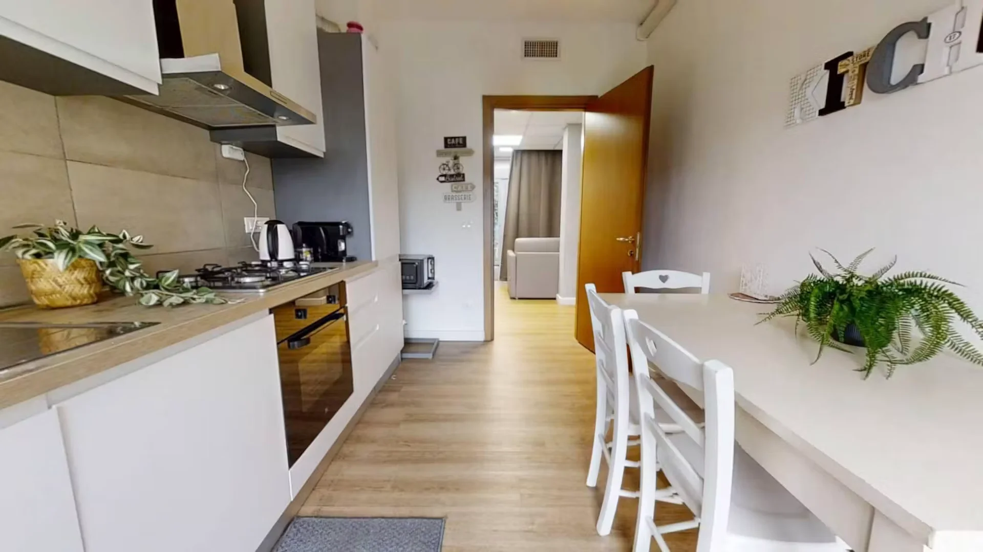 Economical student room with convenient location in 