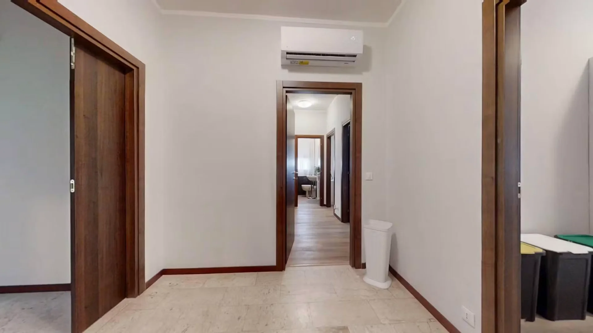 Habitación en apartamento estudiantil en alquiler en , completamente amueblado