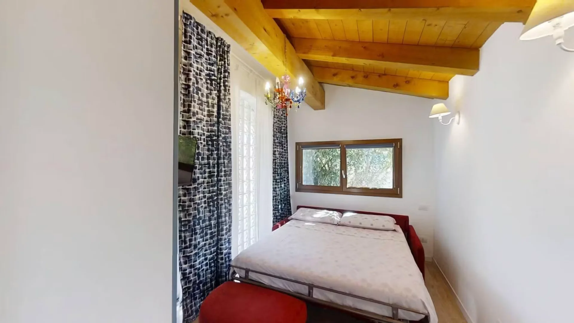 Habitación estudiantil amplia y cómoda en 