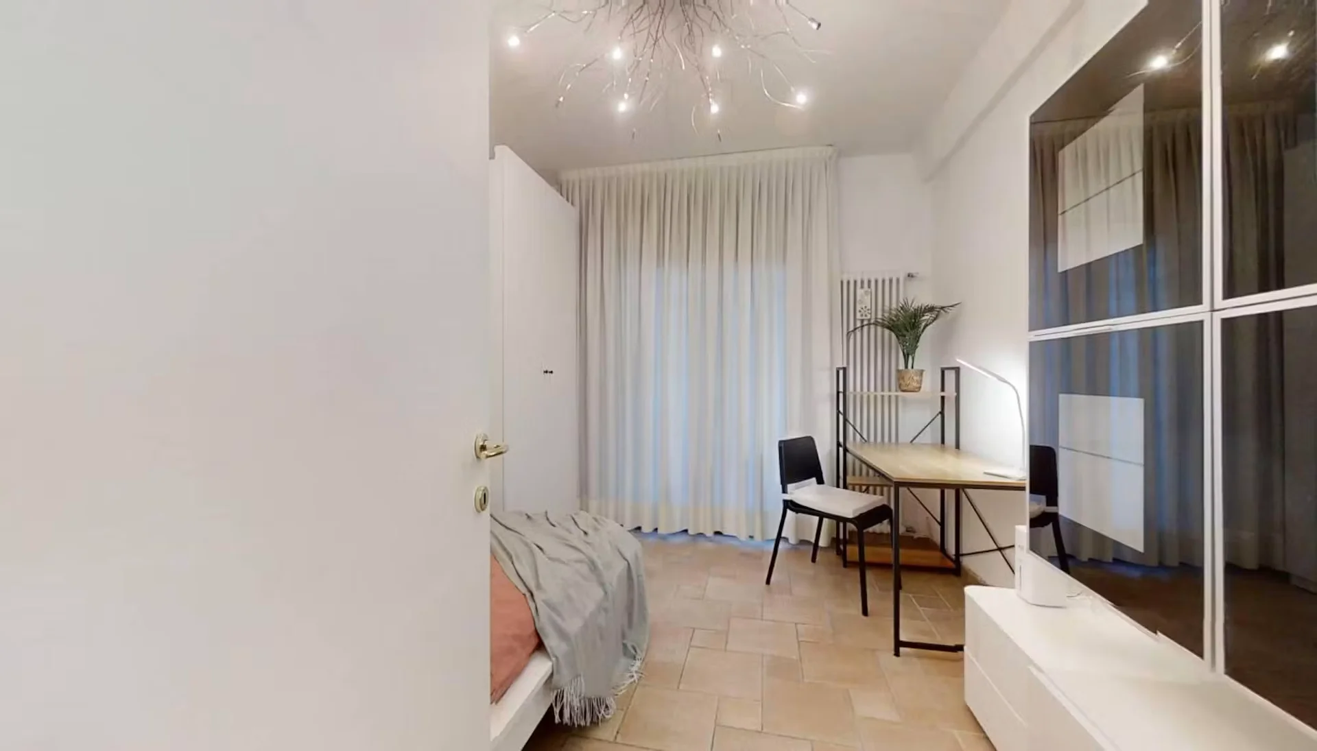 Habitación para estudiantes en  con área de estudio y facilidades compartidas