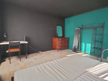 Stanza privata in Rua José Pedro da Silva, Paço de Arcos, immagine 2 di 10