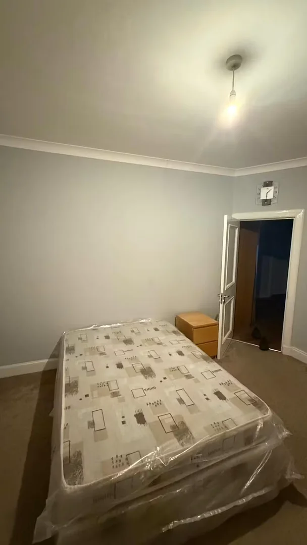 Zimmer in Studentenwohnung in  zu vermieten, voll möbliert
