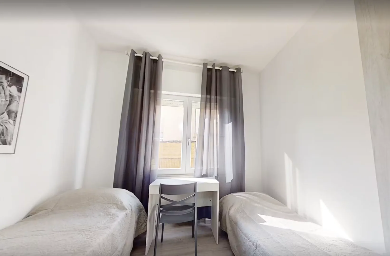 Quarto de estudante económico perto do campus em