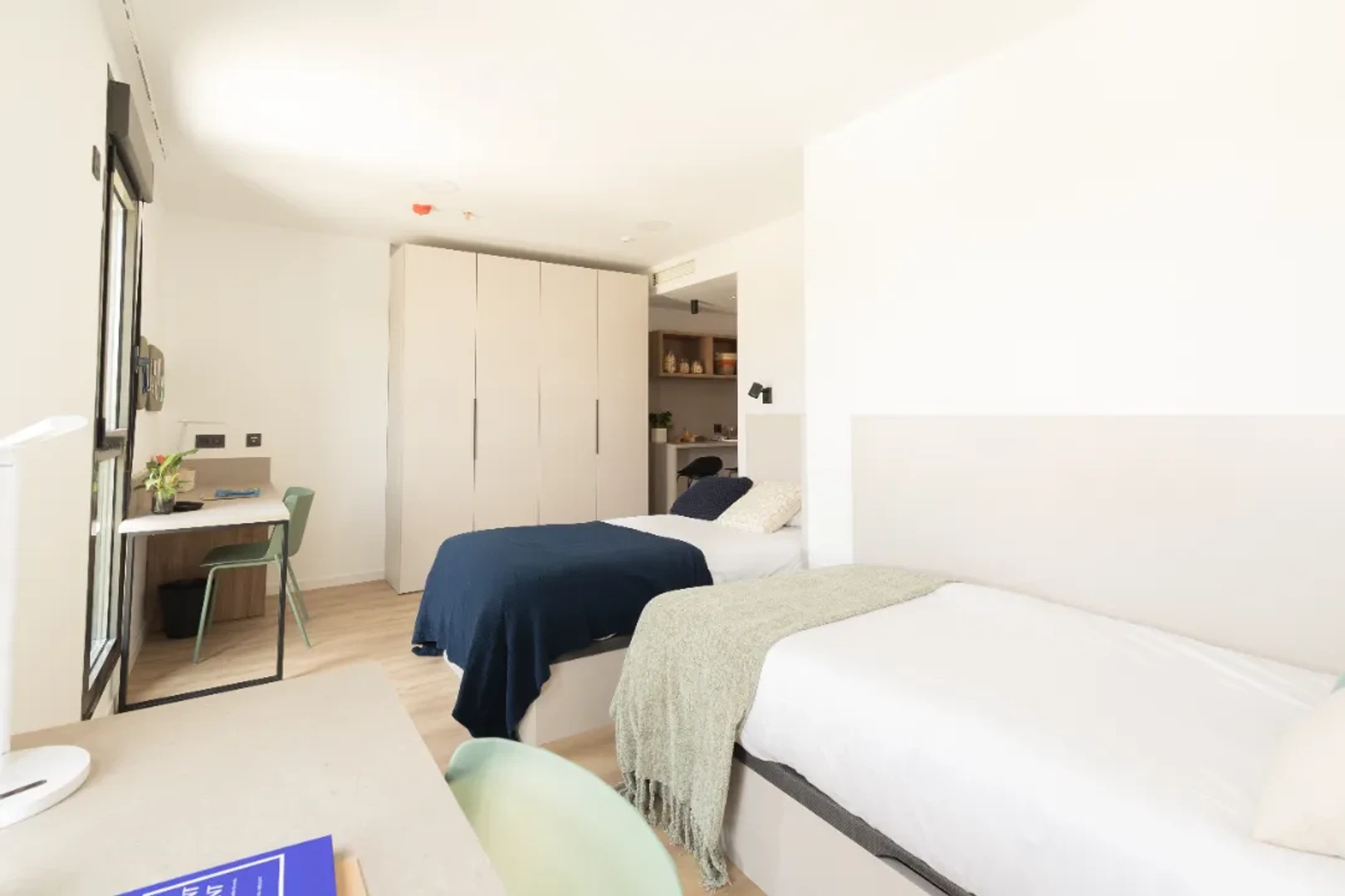 Cozy room for students available in 
