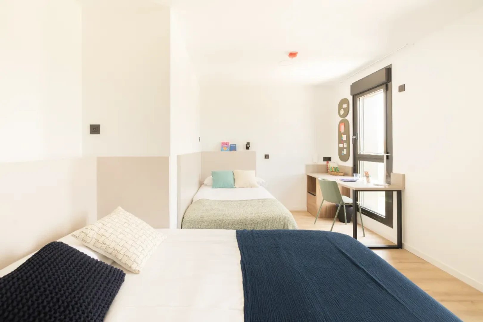 Economical student room with convenient location in 