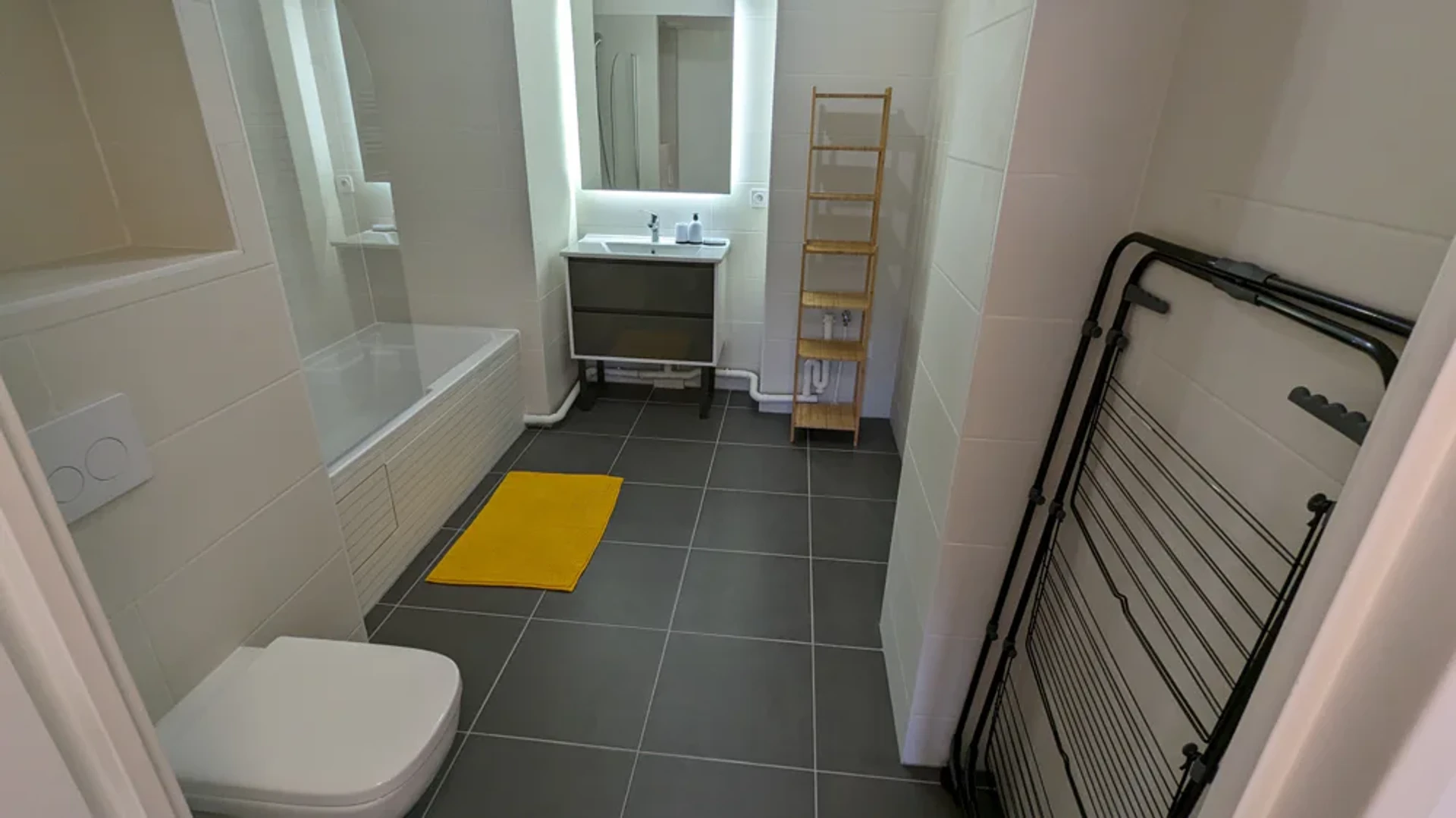 Chambre d'étudiant fonctionnelle parfaite pour étudier dans 