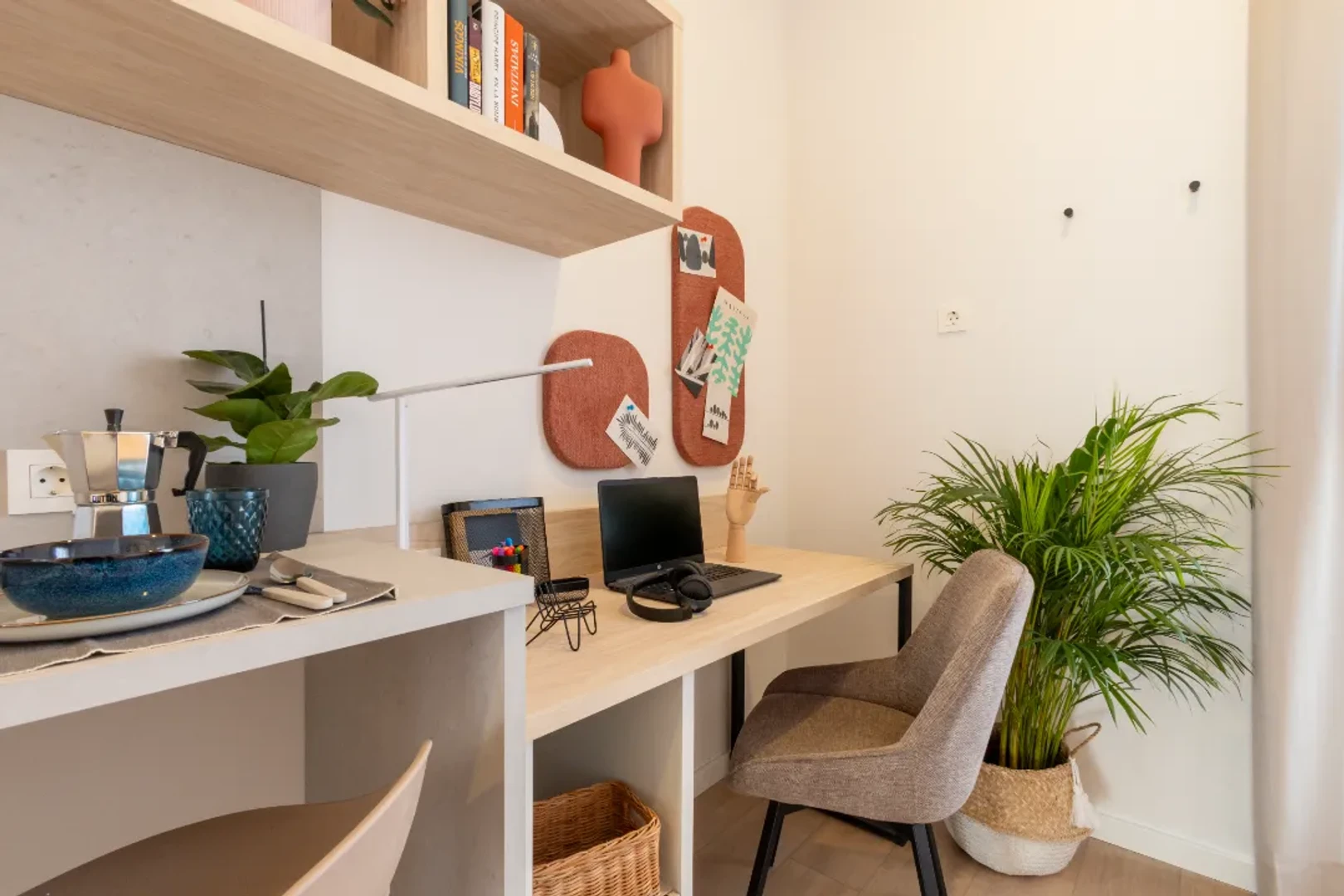 Moderno estudio para estudiantes con todas las comodidades en 