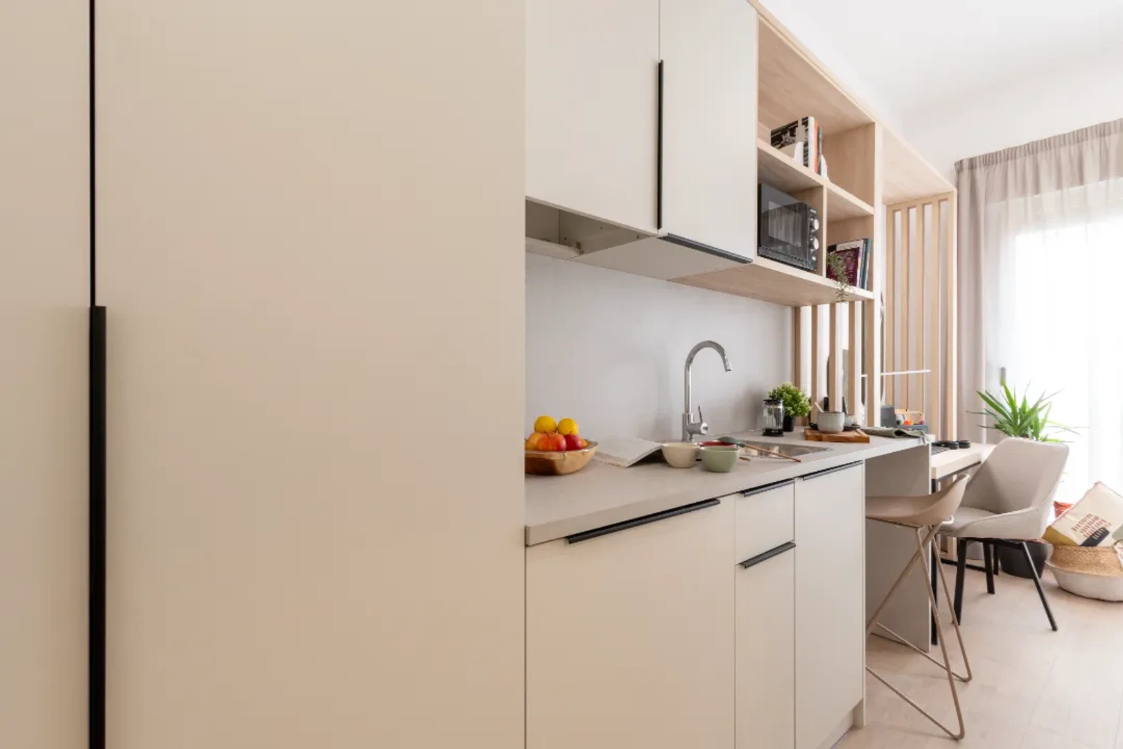 Minimalistisches Studentenstudio in  mit effizientem Grundriss